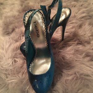 Turquoise snake skin Bebe heels